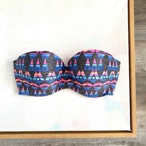 VS PINK printed aztec strapless light lift bra